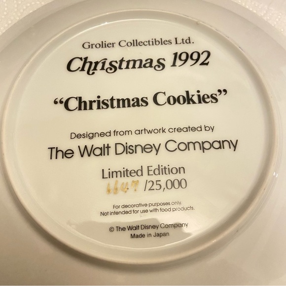 Grolier Collectibles Christmas 1992 Christmas Cookies Walt Disney Co Plate 6647. - Picture 2 of 2